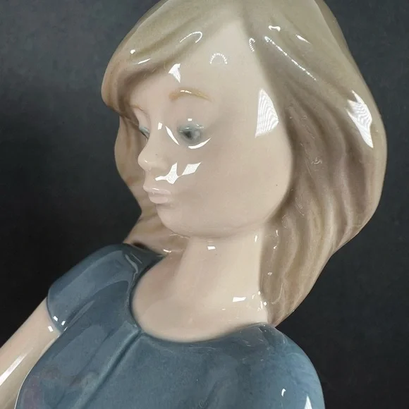 🛑SOLD🛑 NAO BY LLADRO PRETTY YOUNG GIRL HOLDING A RABBIT, 1980 SPAIN PORCELAIN - Picture 11 of 17
